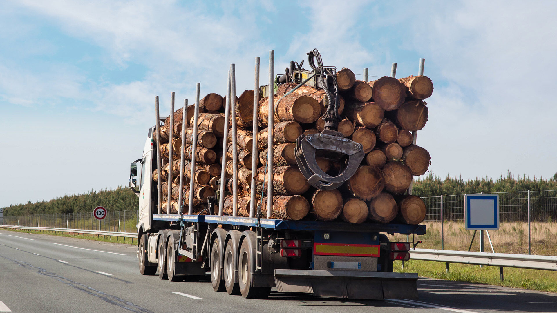 Cargo Transport, Refrigerated Trailers (Reefers) Drop-Deck/Step-Deck Trailers. Double Drop/Lowboy Trailers Cargo Transport, Refrigerated Trailers (Reefers) Drop-Deck/Step-Deck Trailers. Double Drop/Lowboy Trailers